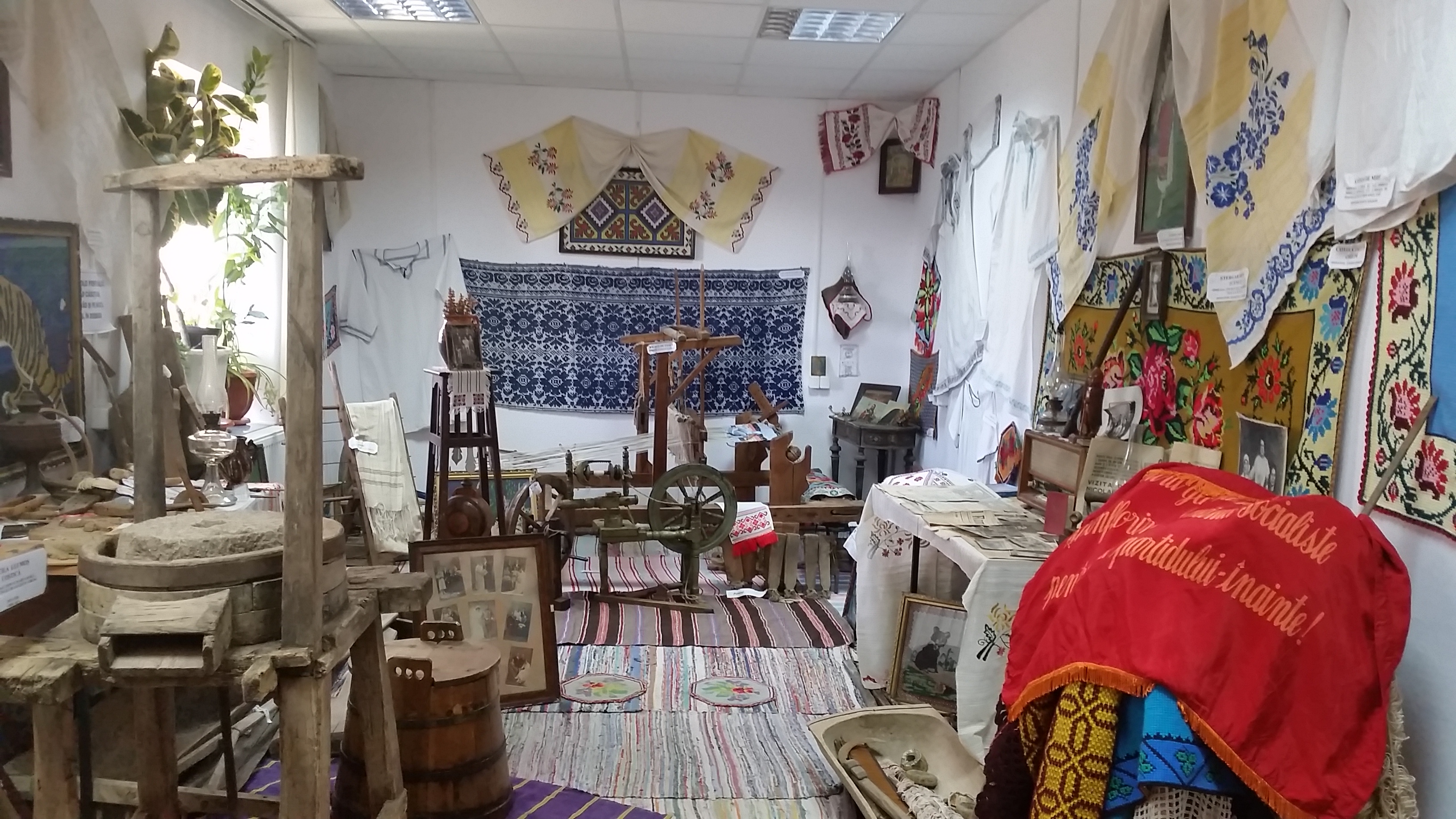 Muzeul Satului din Jijila, amenajat de o bibliotecară pasionată